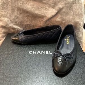 Leather ballet flats Chanel Black size 38.5 EU in Leather - 33329831